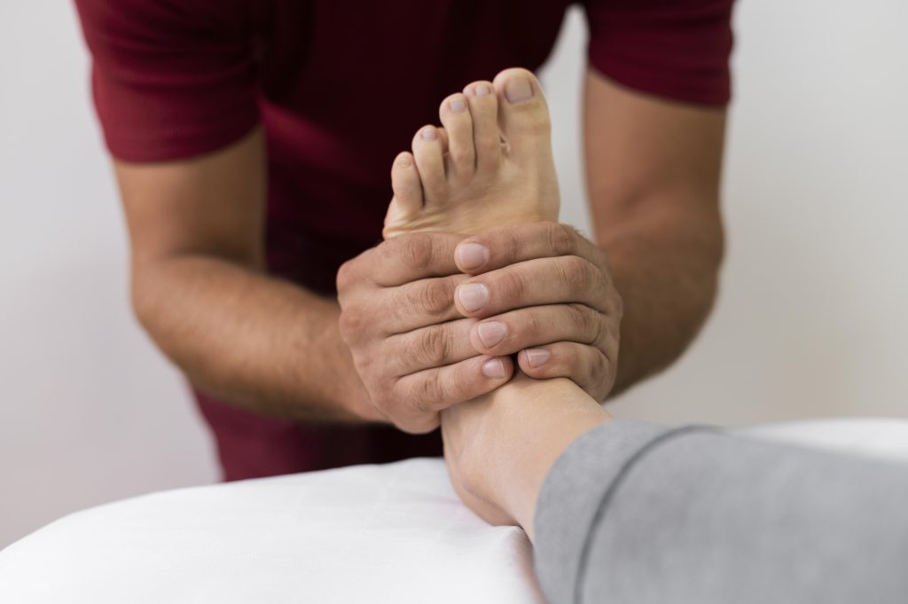 osteopathy patoient getting tretment massage